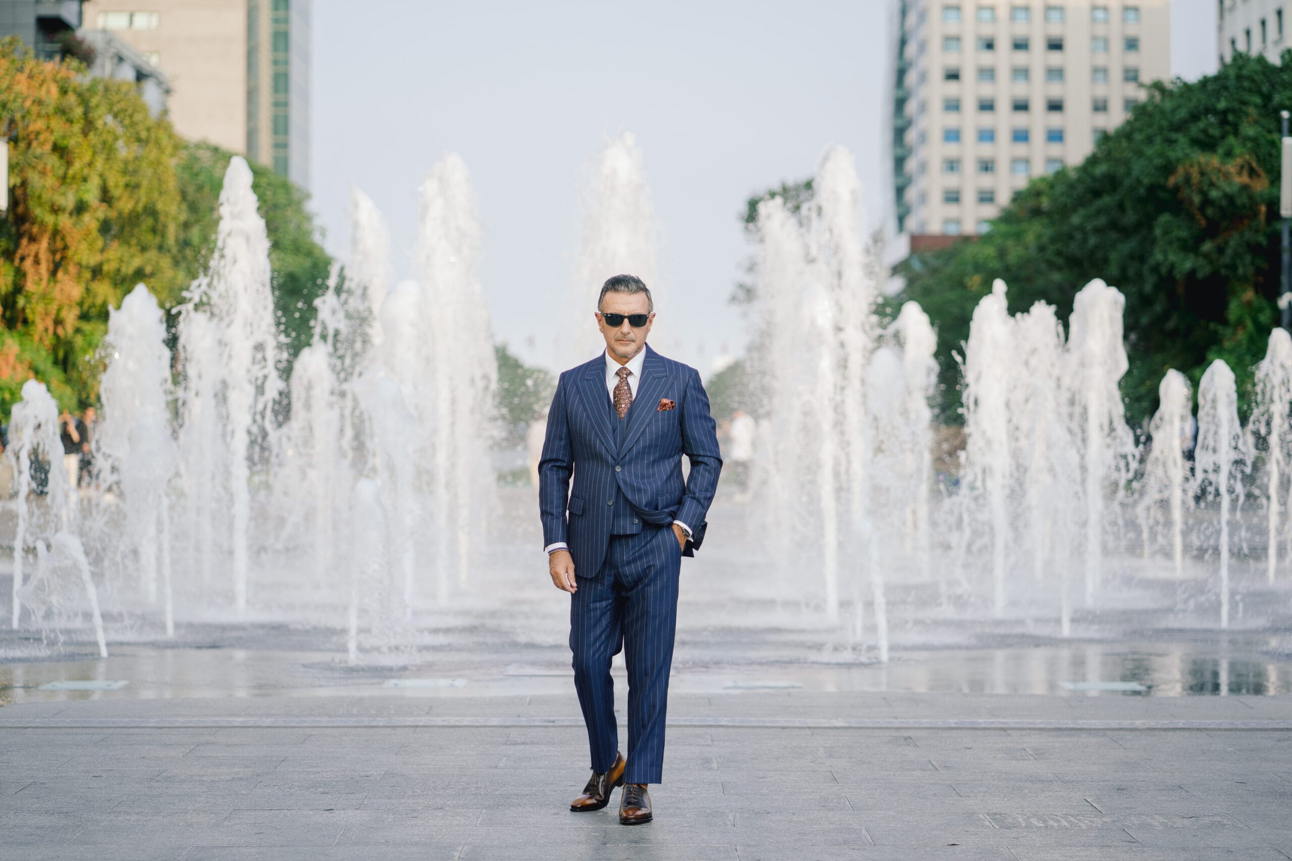 Quần tây may đo: Sự lựa chọn tuyệt vời cho người có thân hình không chuẩn